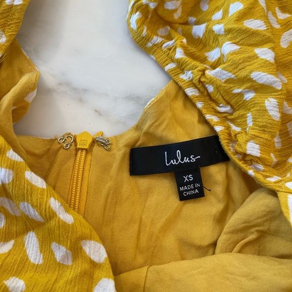 EUC (xs) Lulu’s Yellow Polkadot Romper - Picture 4 of 5